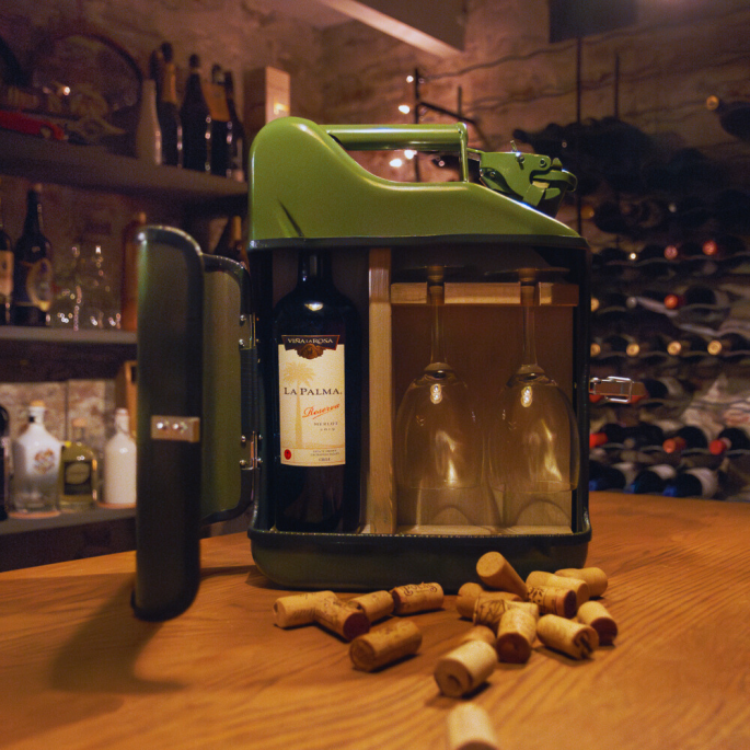 Groene Jerrycan |Wijn Giftset | Het perfecte wijncadeau | In Wijnkelder | Wijncadeau | Drank | Wijnglazen 