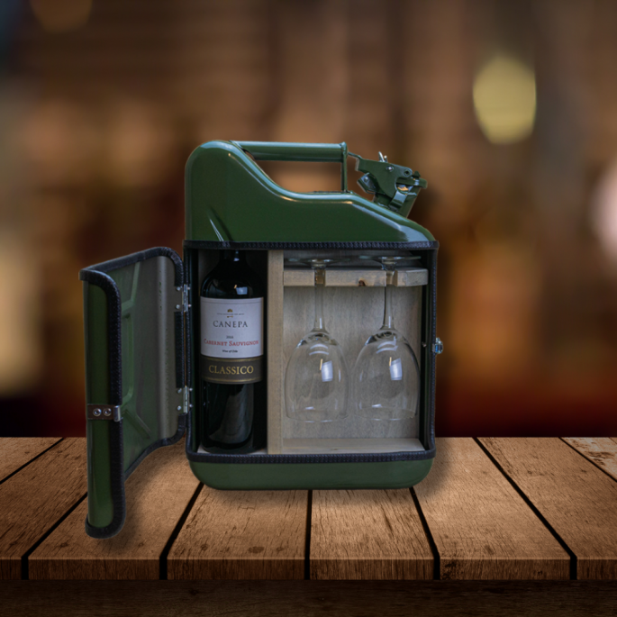Groene Jerrycan 10L | Rode wijn | inclusief wijnglazen | het ultieme cadeau voor man en vrouw